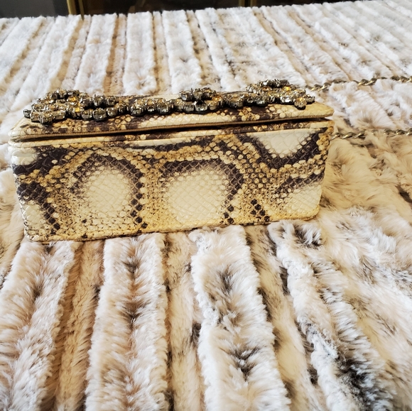 Purse - Picture 2 of 6